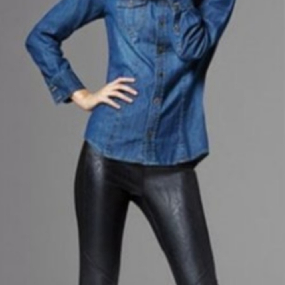 CAbi Denim Chambray Long-sleeved Button-Up # 970 Blue Med. - Picture 5 of 14